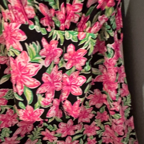 Lilly Pulitzer Lambert Blouse Pink & Black Floral Excellent condition - Picture 4 of 6